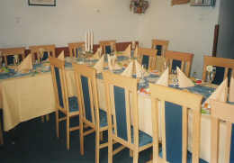 svatebn� hostina v salonku